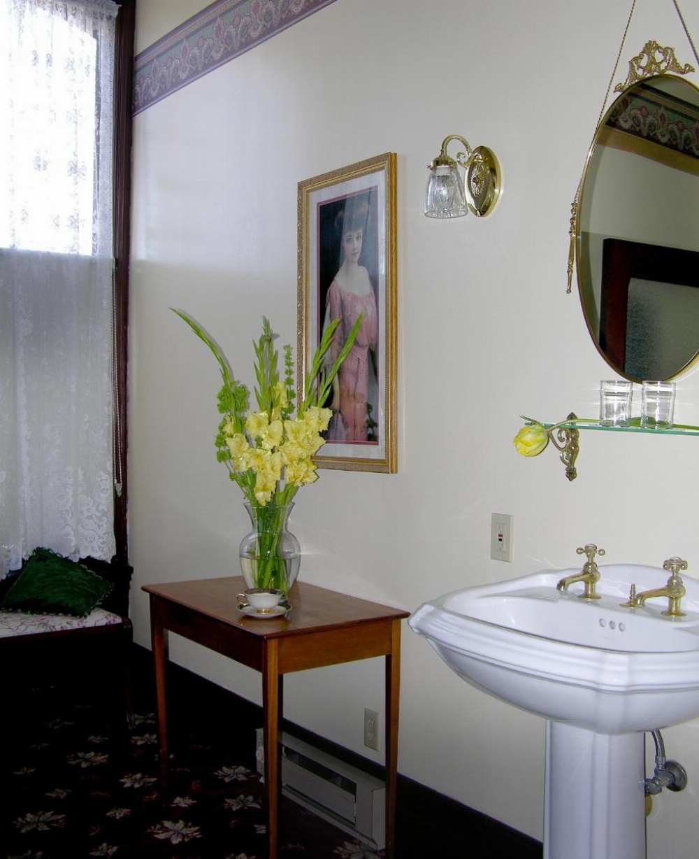 Victorian Inn Image 18