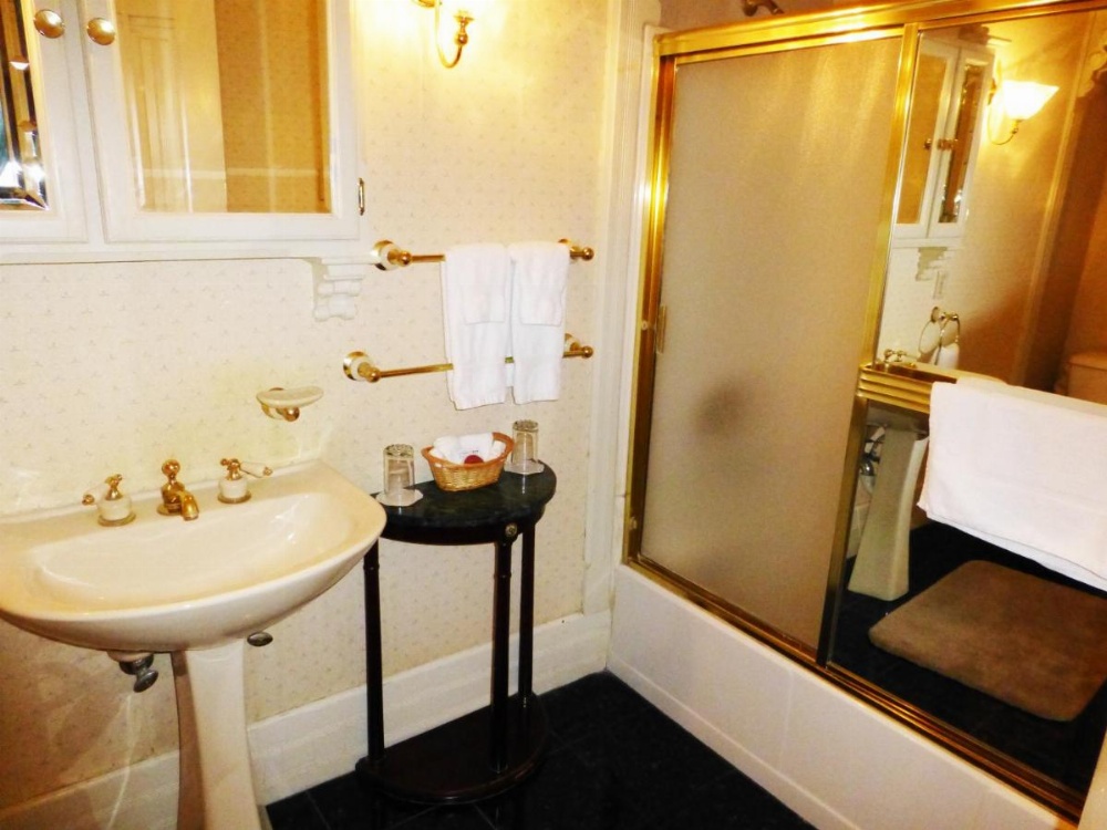 Victorian Inn Image 23
