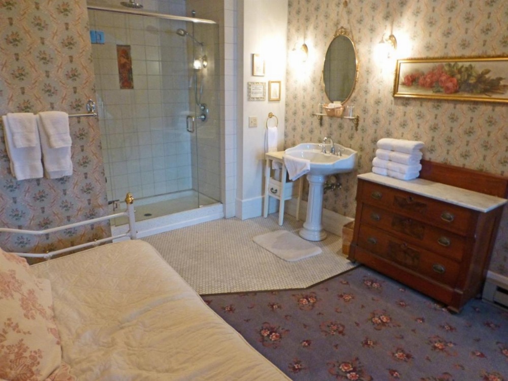 Victorian Inn Image 27
