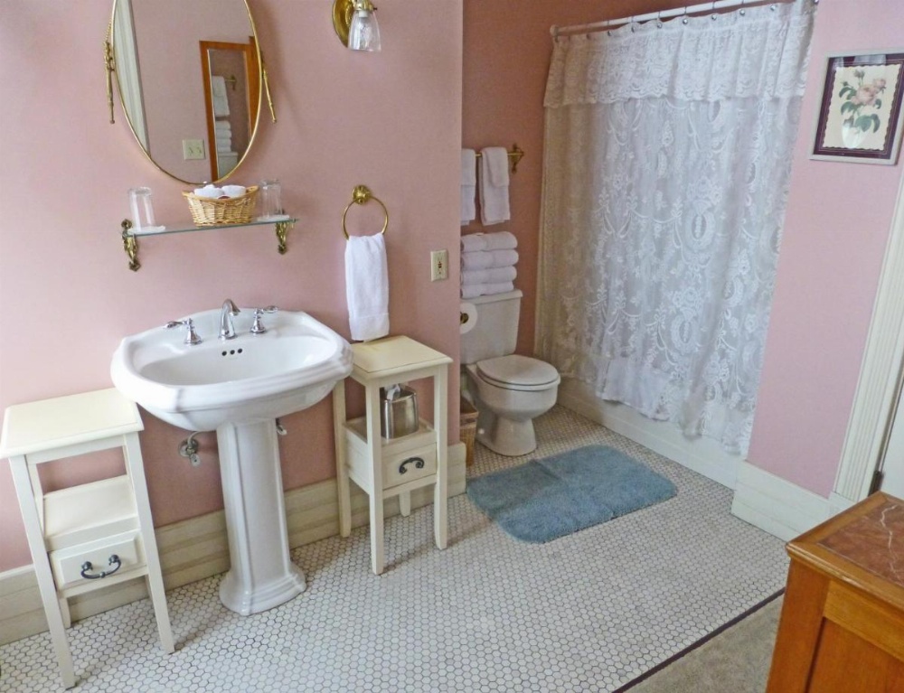 Victorian Inn Image 36